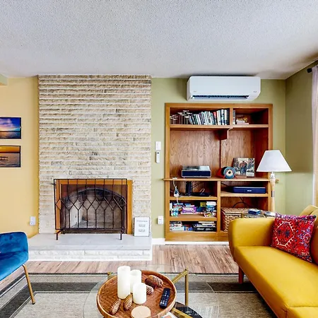 Lake View Cottage Retreat